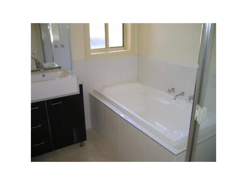 2/8 Noble Street, Noble Park VIC 3174