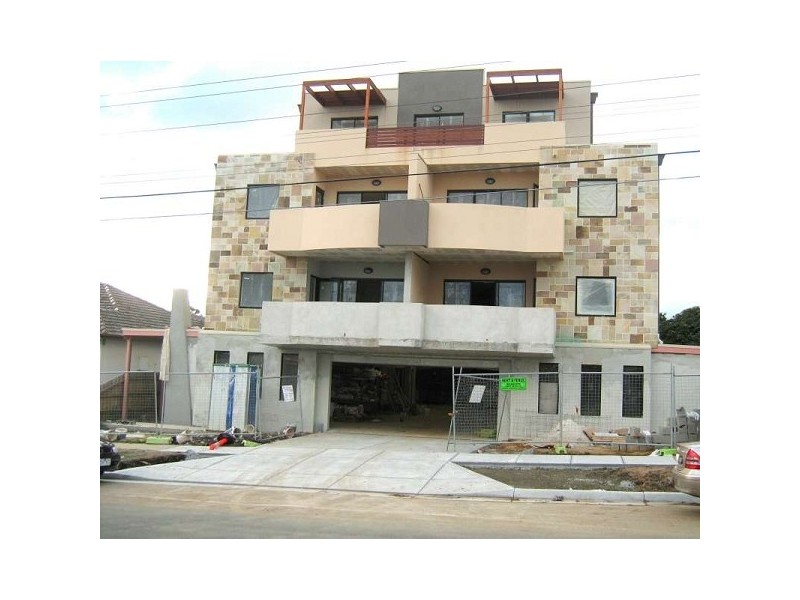 2 & 6/12 Hutton Street, Dandenong VIC 3175