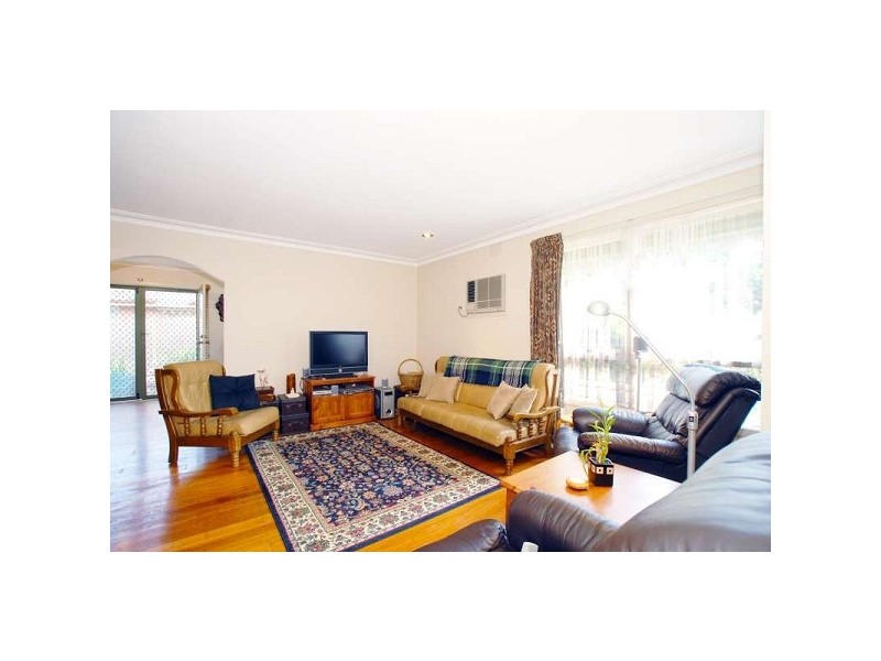 9 Oberon Street, Dandenong North VIC 3175