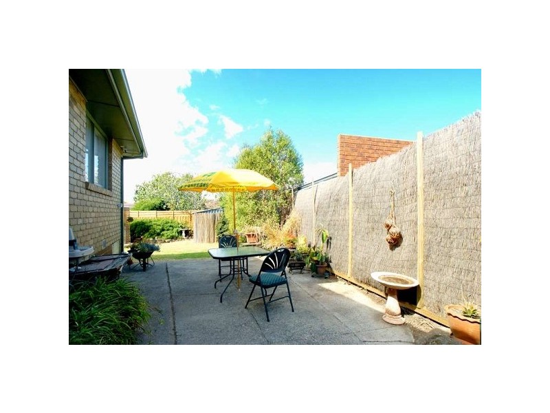 9 Oberon Street, Dandenong North VIC 3175