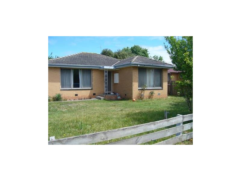 12 Bertha Street, Springvale VIC 3171