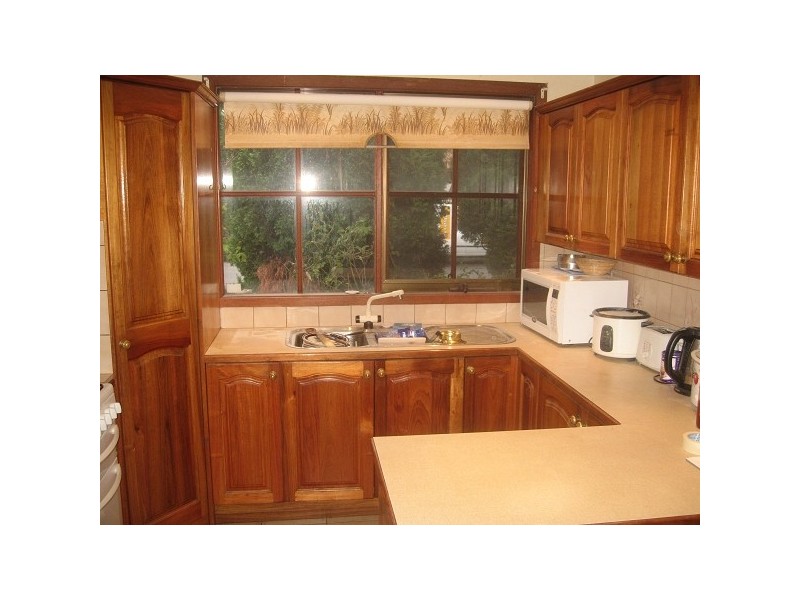 4 Heyington Crs, Noble Park VIC 3174