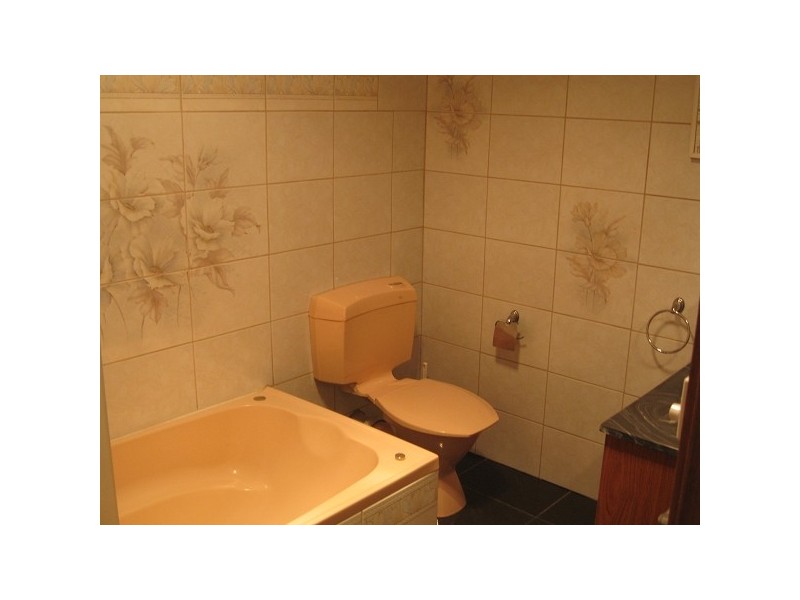 4 Heyington Crs, Noble Park VIC 3174