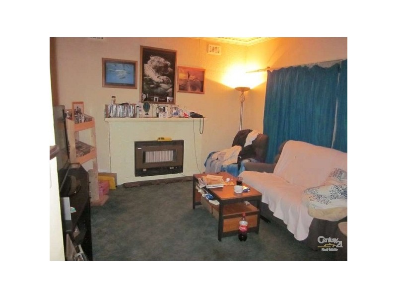 8 Kemp Street, Springvale VIC 3171