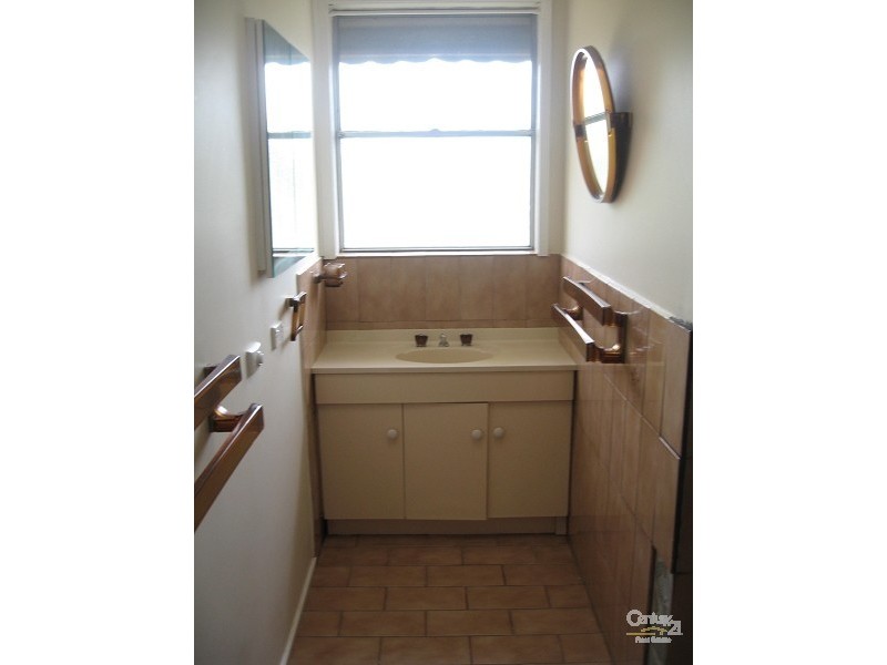 33 Sylvia Street, Dandenong North VIC 3175