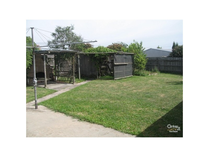 33 Sylvia Street, Dandenong North VIC 3175