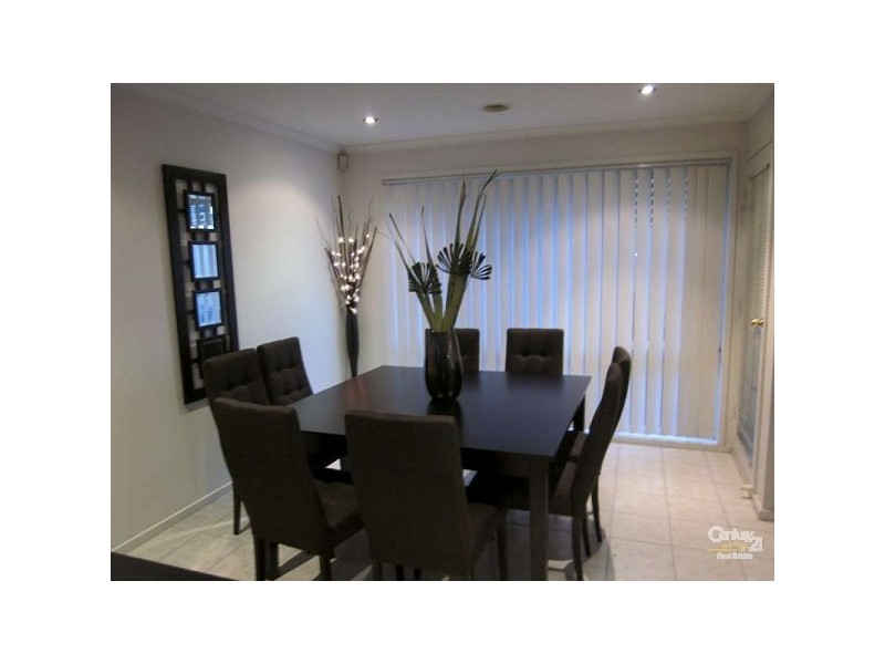 8 Sylvan Avenue, Keysborough VIC 3173