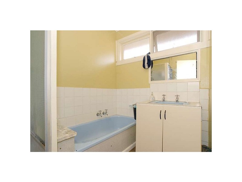 32 Mather Road, Noble Park VIC 3174