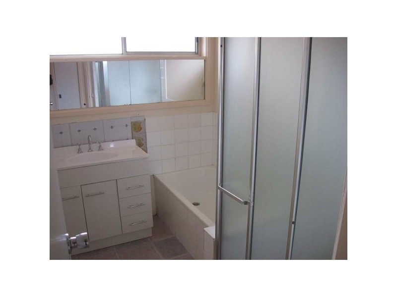 1/147 Gladstone Road, Dandenong North VIC 3175