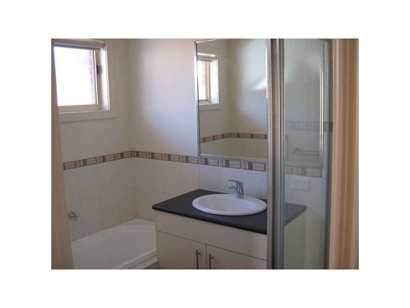 3/8 Rutherglen Street, Noble Park VIC 3174