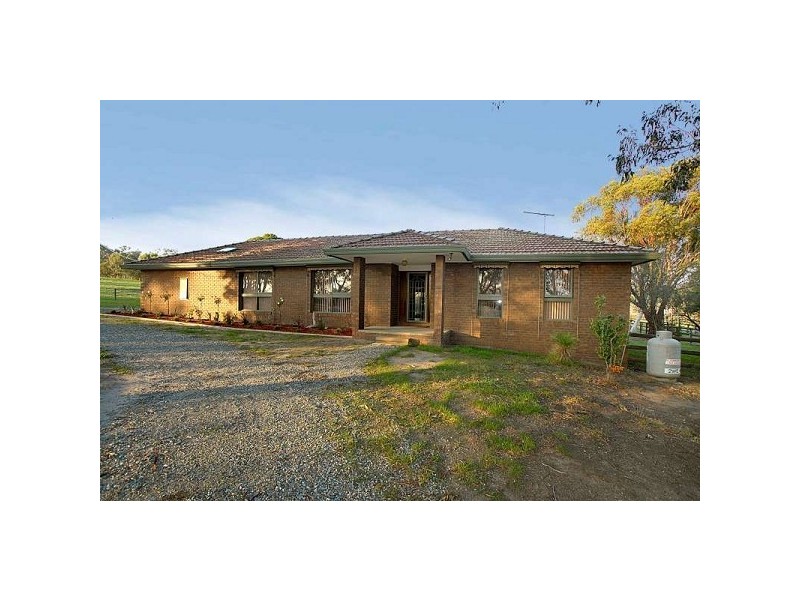 40 Snell Road, Nar Nar Goon VIC 3812