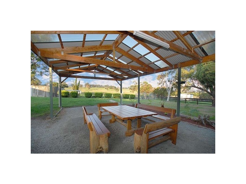 40 Snell Road, Nar Nar Goon VIC 3812