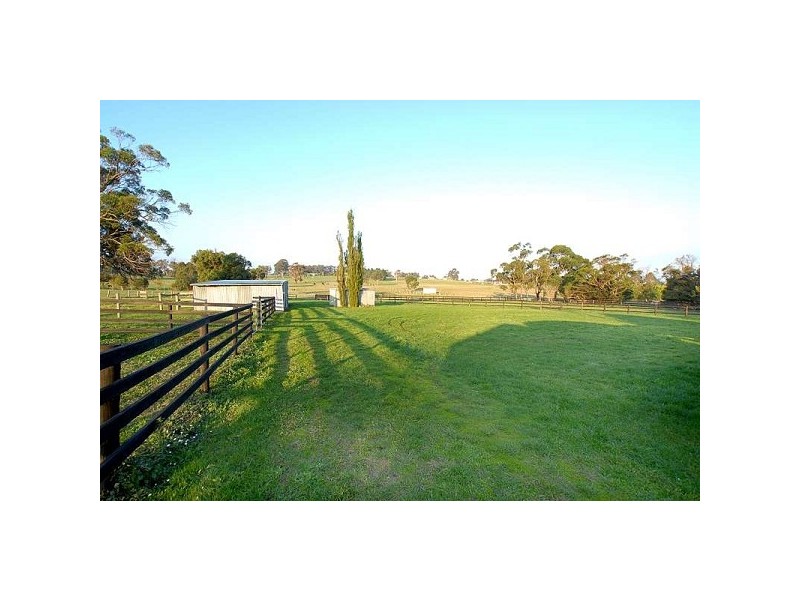 40 Snell Road, Nar Nar Goon VIC 3812