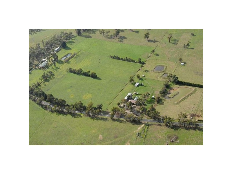 40 Snell Road, Nar Nar Goon VIC 3812