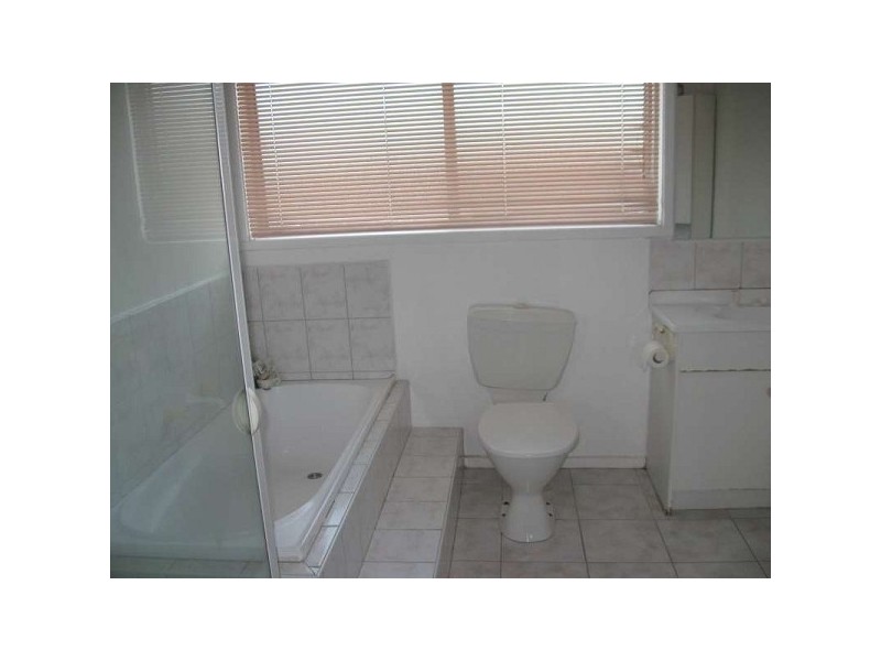 2/142 Lightwood Road, Noble Park VIC 3174