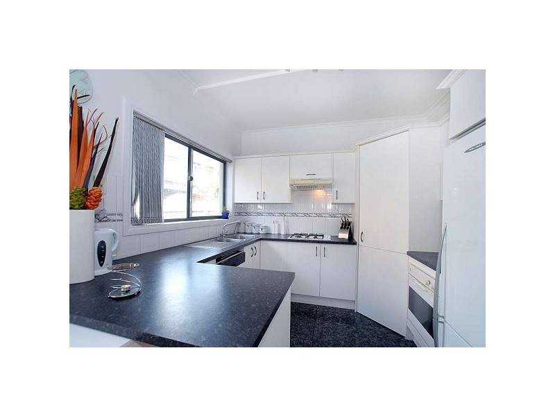 2/5 Lachlan Place, Keysborough VIC 3173