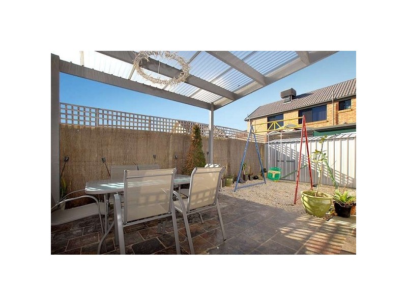 2/5 Lachlan Place, Keysborough VIC 3173