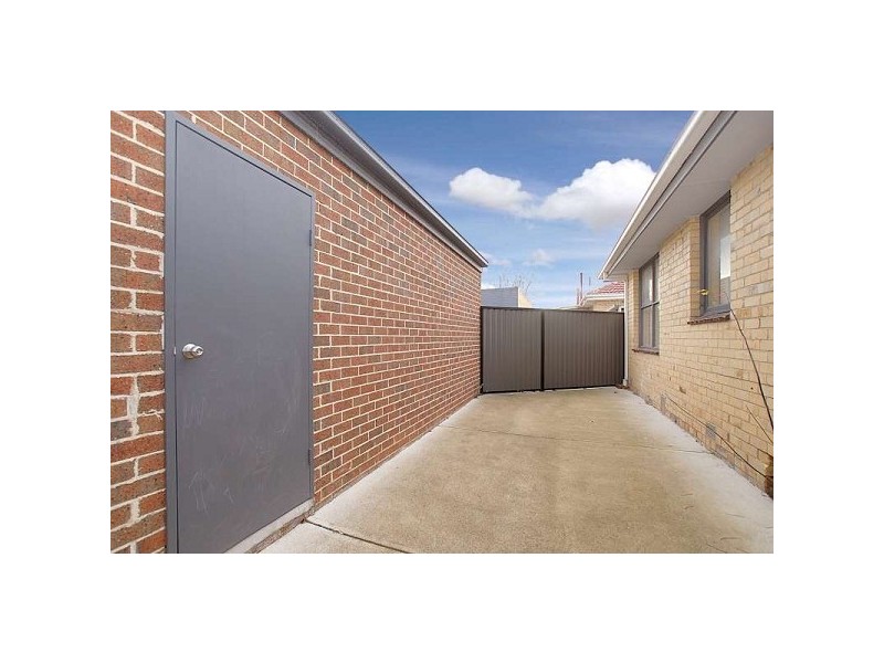 1/24 Myrtle Street, Noble Park VIC 3174