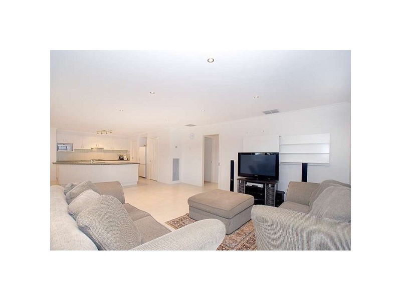 1 Clocktower Court, Berwick VIC 3806