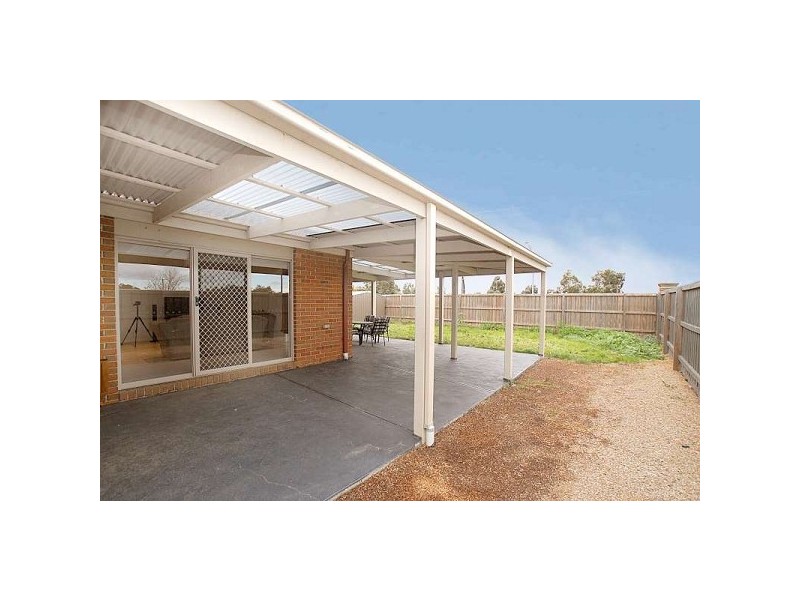 1 Clocktower Court, Berwick VIC 3806
