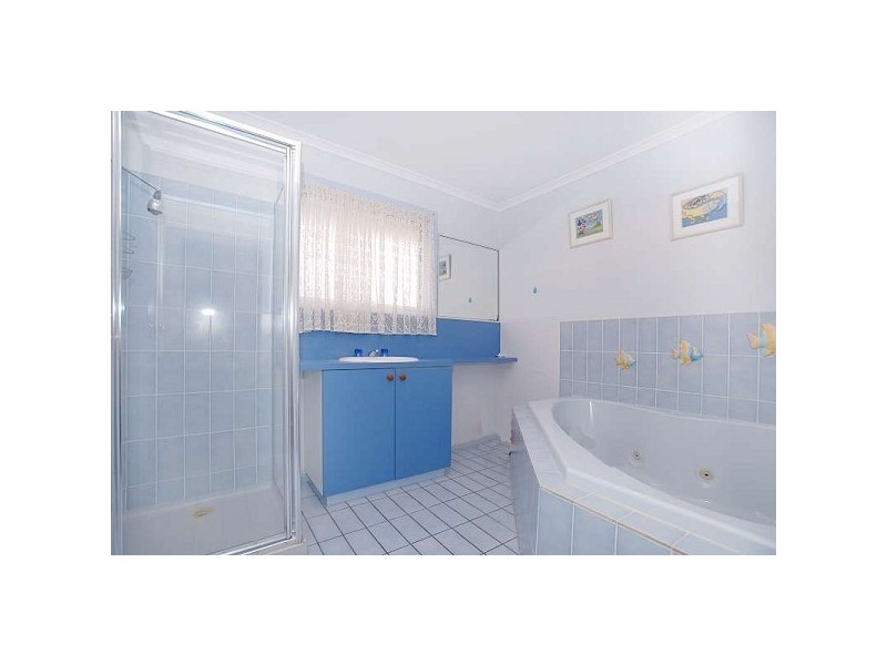 1 Nioka Court, Endeavour Hills VIC 3802