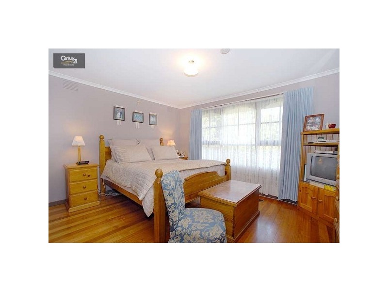 27 Beauvorno Avenue, Keysborough VIC 3173