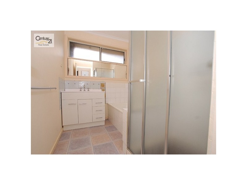 1/147 Gladstone Road, Dandenong North VIC 3175