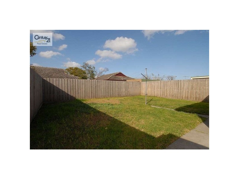 1/147 Gladstone Road, Dandenong North VIC 3175