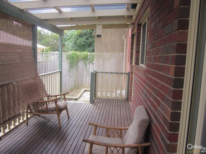 2/9 Koonalda Grove, Dandenong North VIC 3175