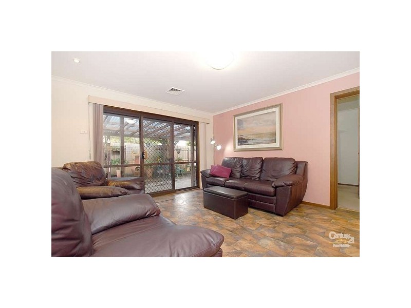 33 Kuringgai Crescent, Noble Park VIC 3174