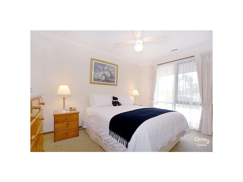 33 Kuringgai Crescent, Noble Park VIC 3174