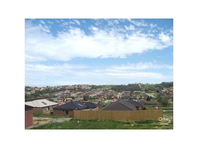 6 Sweetgum Drive, Pakenham VIC 3810