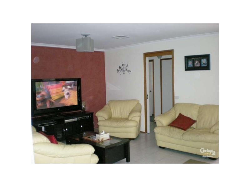 2 McKeon Circit, Dandenong North VIC 3175