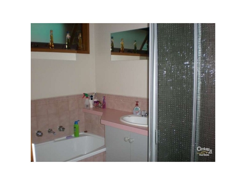 2 McKeon Circit, Dandenong North VIC 3175