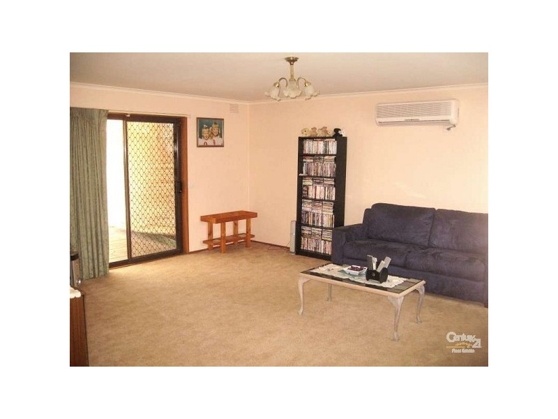 25 Arleon Crescent, Cranbourne VIC 3977