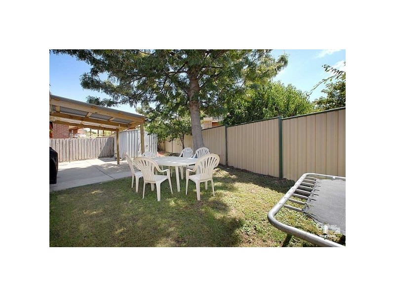 6 Waruka Close, Endeavour Hills VIC 3802