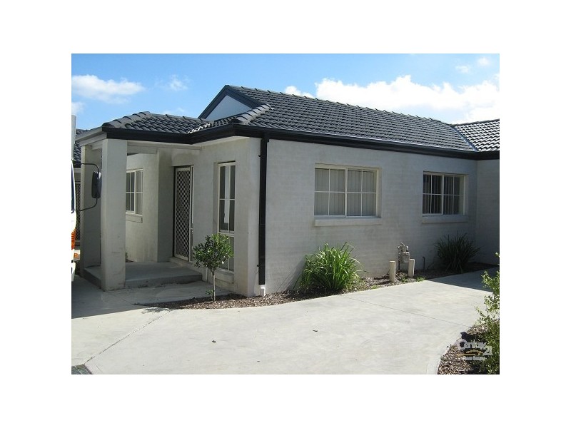 2/30 First Avn, Dandenong North VIC 3175