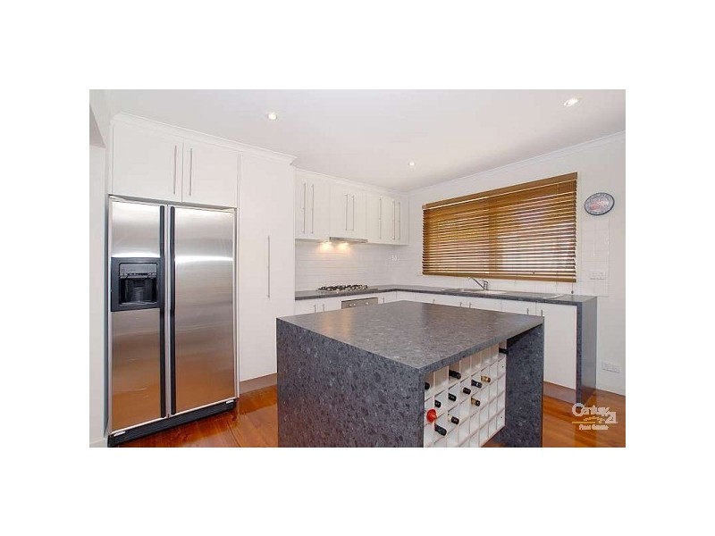 5 Giles Retreat, Endeavour Hills VIC 3802