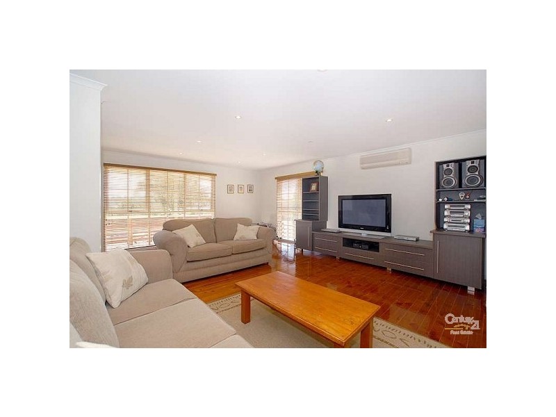 5 Giles Retreat, Endeavour Hills VIC 3802