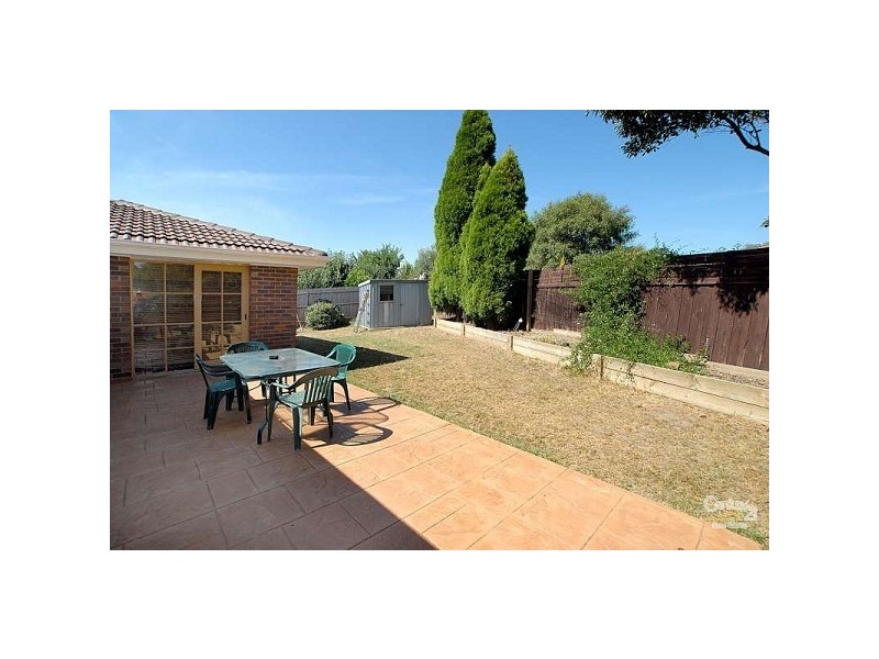 5 Giles Retreat, Endeavour Hills VIC 3802