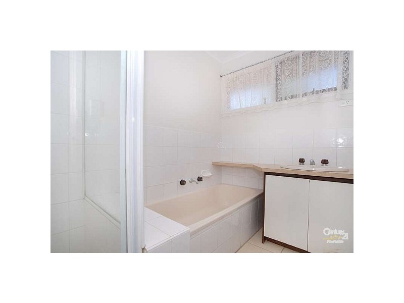 5 Giles Retreat, Endeavour Hills VIC 3802