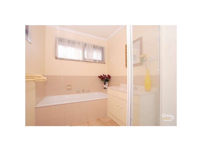 51 Eagle Drive, Pakenham VIC 3810