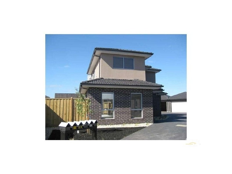 1/7 Roseville Crt, Berwick VIC 3806