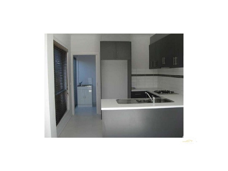 1/7 Roseville Crt, Berwick VIC 3806