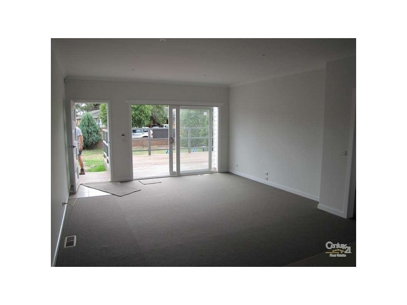 39 Mckenzie Street, Seaford VIC 3198