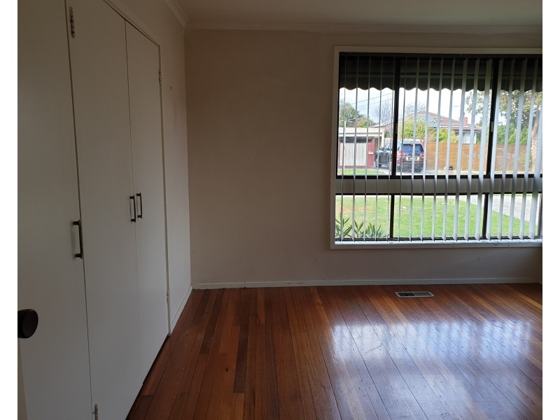 4 Bundeena Ave, Keysborough VIC 3173