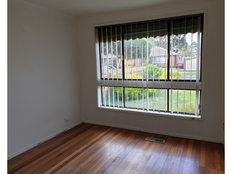 4 Bundeena Ave, Keysborough VIC 3173