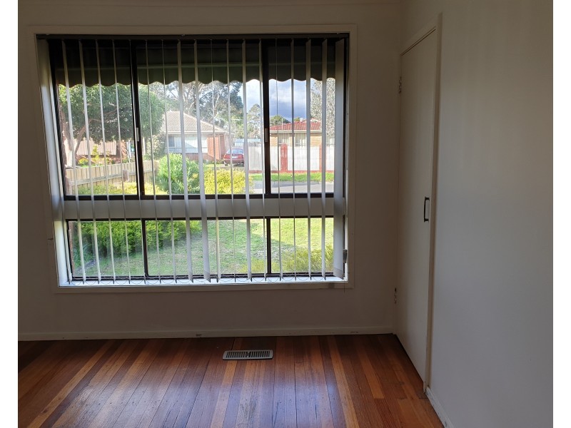 4 Bundeena Ave, Keysborough VIC 3173