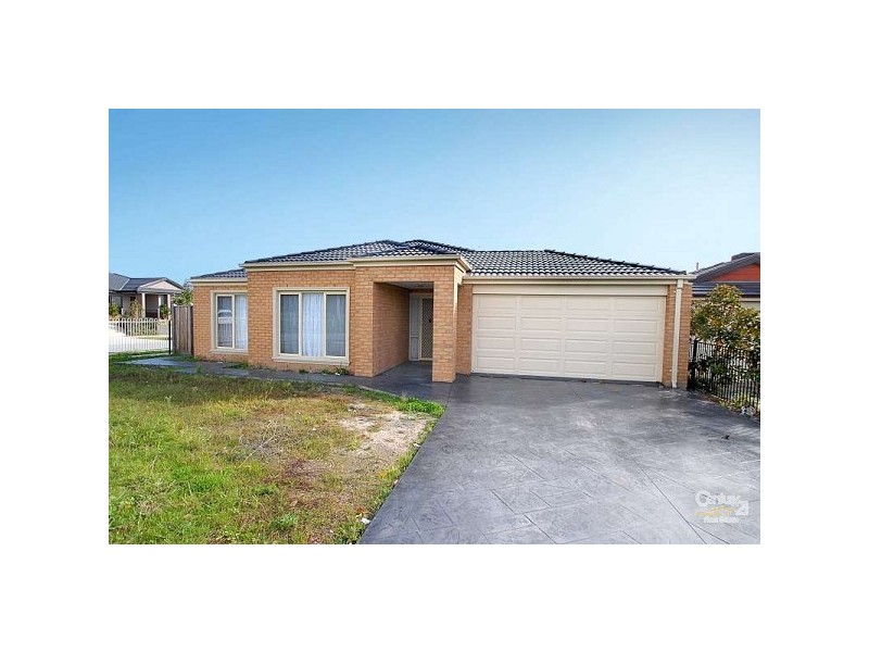 23 Baddeley Circuit, Cranbourne North VIC 3977