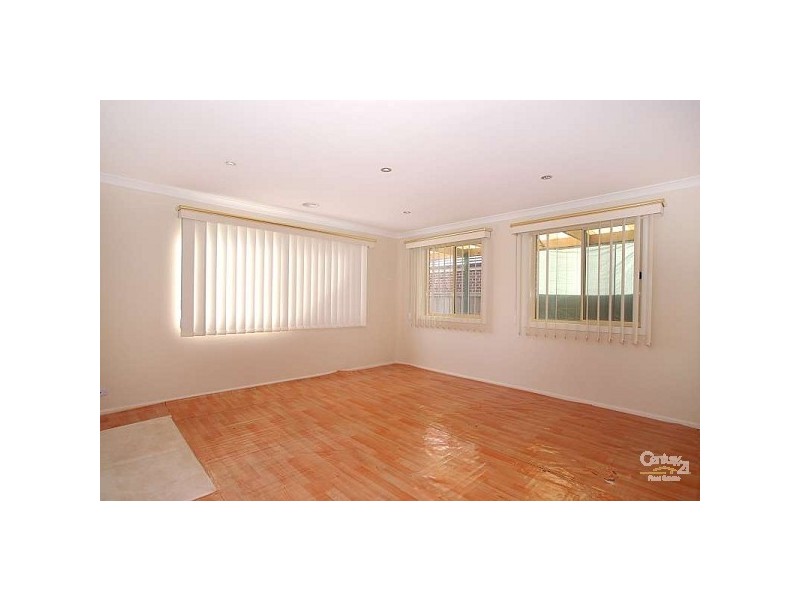 23 Baddeley Circuit, Cranbourne North VIC 3977